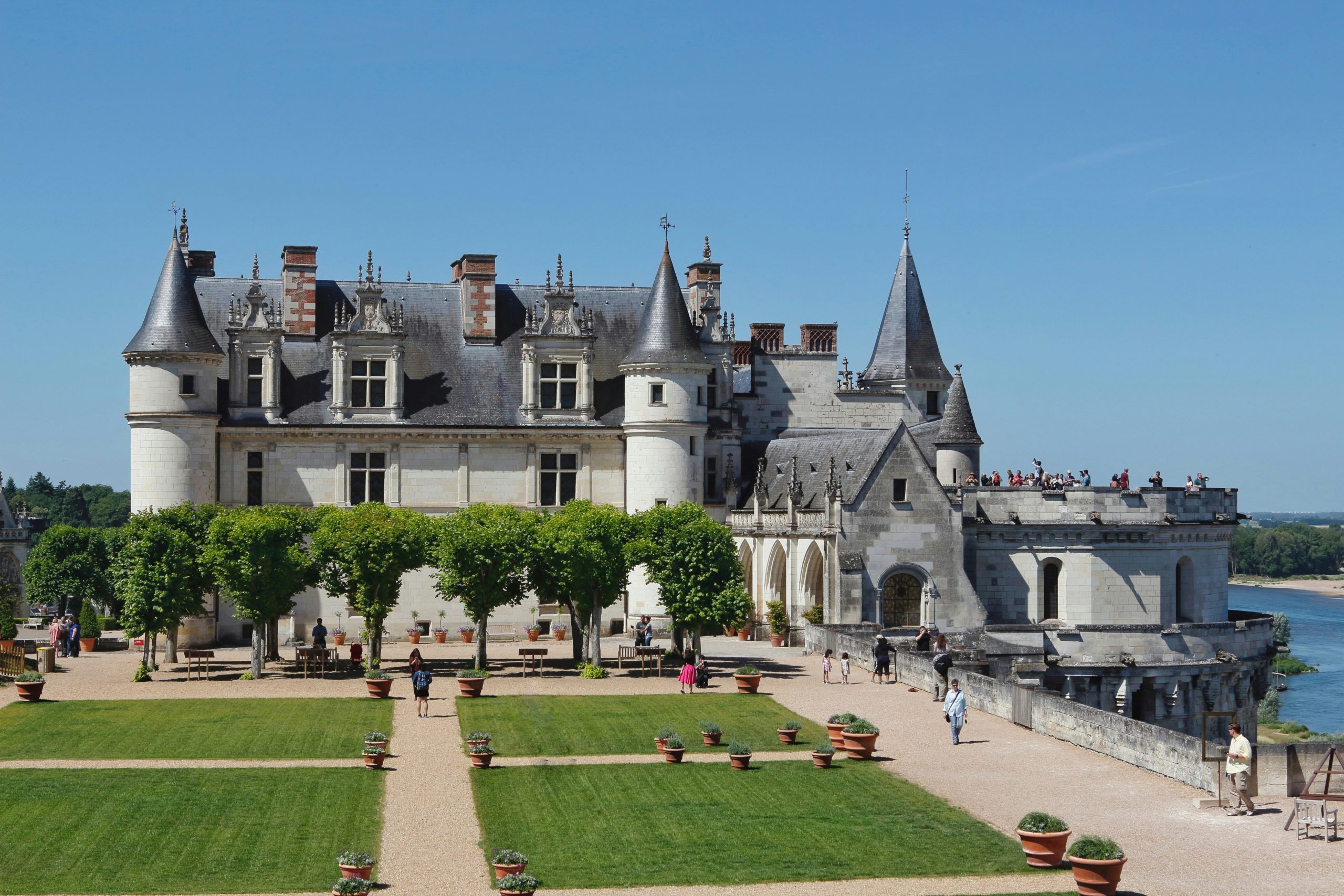 Day Trips from Blois? Your Complete Loire Guide 2025